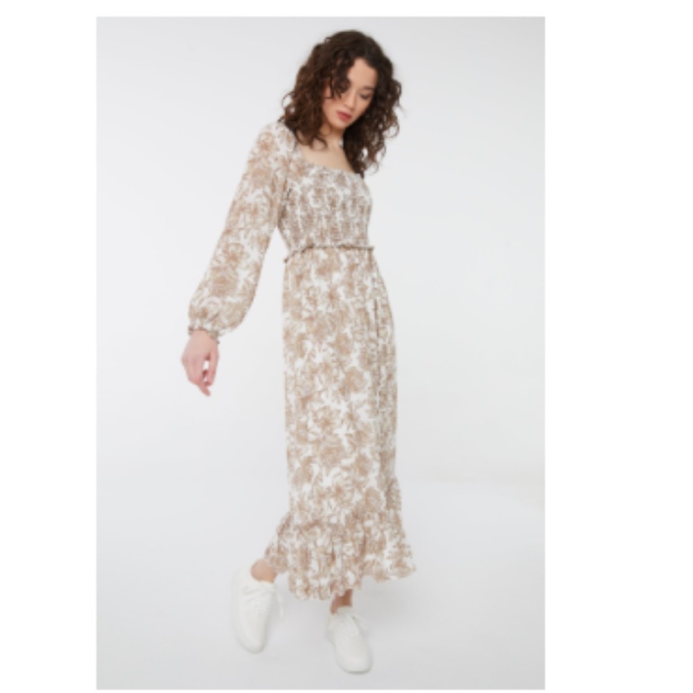 cute flowy floral summer dress